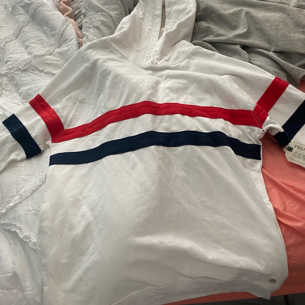 MEN'S FREE PLANET HOODIE